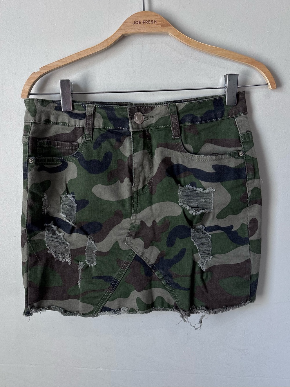✨3/$30✨ Streetwear Society Camo Distressed Denim Mini Skirt | Size M